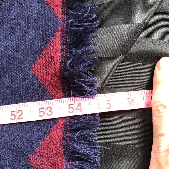 Aztec Print Blanket Scarf - Picture 11 of 11